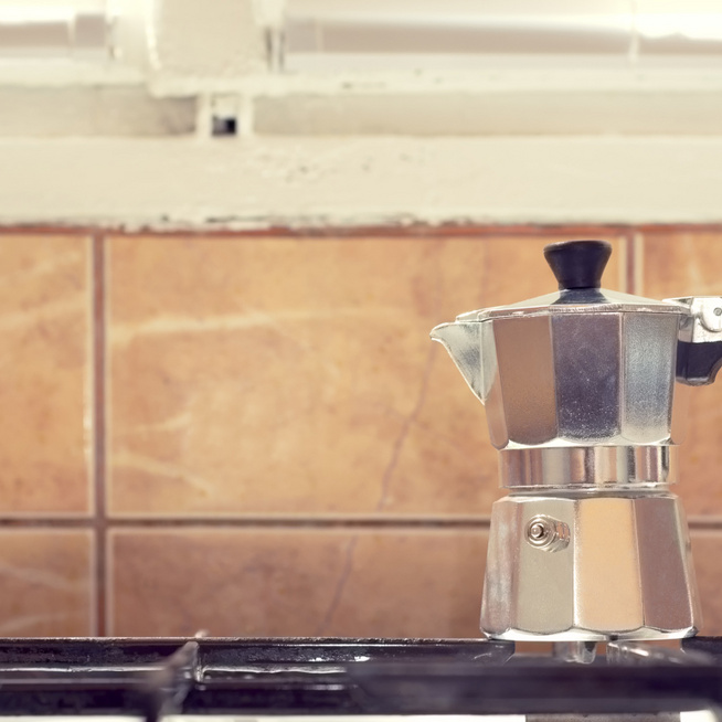 A kotyogós kávéfőző helyes ápolása: így örökké működni fog