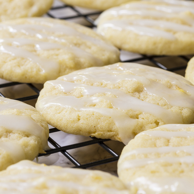 Puha vajas keksz citromkrémmel bevonva: egyszerre édes és savanykás