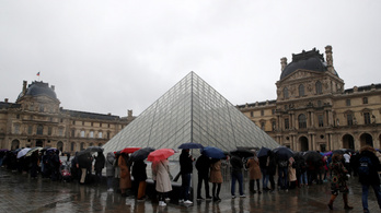 Nem nyitott ki vasárnap a Louvre a koronavírus miatt