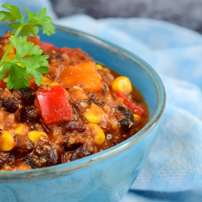 Villámgyors, húsmentes, fűszeres chilis bab – A quinoa tökéletes húspótló