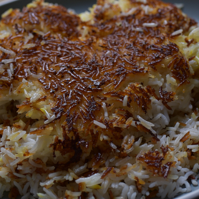 Ilyen lesz a rizs hagyományos iráni módszerrel: sáfránytól illatos és ropogós kéreg sül köré