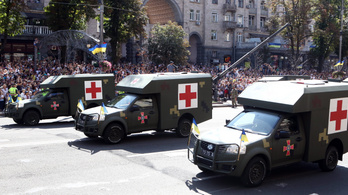 Dróntámadás ért egy ukrán vöröskeresztes járművet
