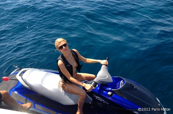Paris Hilton imádja a vizet