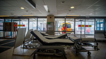 Több kórház is komoly szigorításokat vezet be a veszélyhelyzet miatt