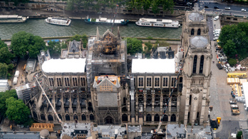Leáll a Notre-Dame helyreállítása a koronavírus miatt