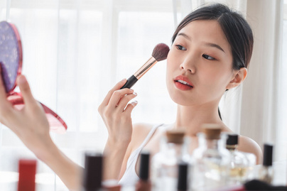 Nem csak a férfiakat sokkolja az ázsiai sminktrend: még műorrot is ragasztanak magukra a nők
