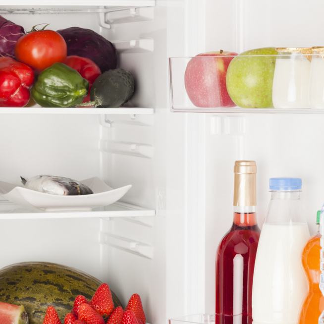Mit tároljunk és mit ne a hűtőszekrényben? Az sem mindegy, melyik polcra tesszük