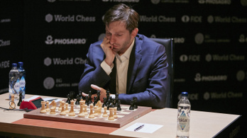 Kifakadt az orosz sakknagymester, félbehagyná a legfontosabb tornát