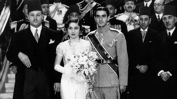 Pahlavi trónörökös és Fauzija hercegnő esküvője Egyiptomban
