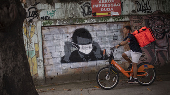 A brazil favelákban a drogkereskedő bandák szólítják fel otthonmaradásra a lakókat