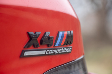 A Comptetition a full, ebben minden benne van, amit a Motorsport részleg kínál az X4-hez