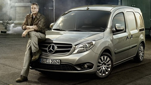 Nyugdíjas akcióhős adja el az ál-Mercedest