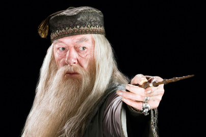 A Harry Potter-filmek Dumbledore-ja így festett fiatalon - Tutira nem ismered fel régi képein