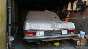 Garázsban felejtett Mercedes-Benz 200 D – 1972.