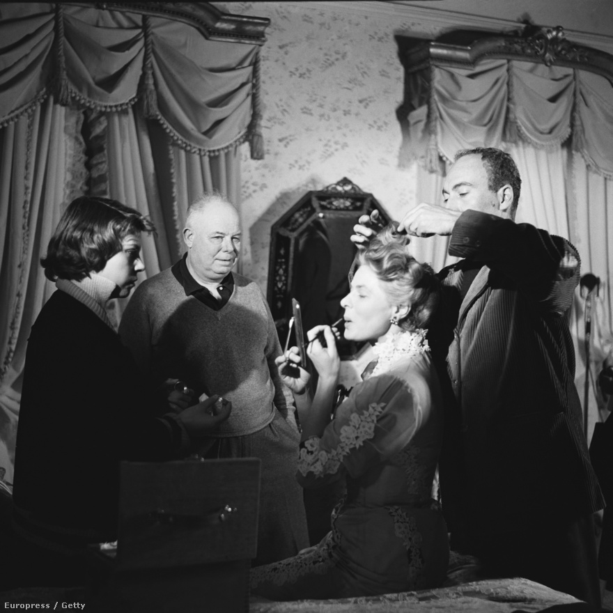1956-ban Ingrid és Rossellini kapcsolata megromlott. Az Elena és a férfiak volt az első olyan filmszerep, amit Ingrid elvállalt, miután elhidegült Rossellinitől. A 19. század végén játszódó filmben Ingrid egy elszegényedett lengyel hercegnőt alakít, a mozit Jean Renoir rendezte. 