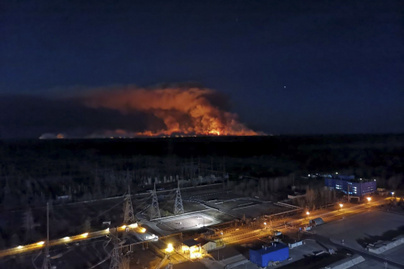 Napok óta küzdenek a tűzoltók a csernobili erdőben: friss hírek a tűzről
