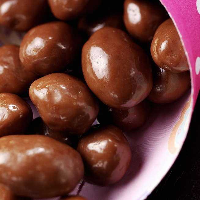 Csokiba mártott mazsola házilag - Így készítheted el otthon az édes csemegét
