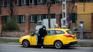 Taxisok is végezhetik a bolti kiszállítást