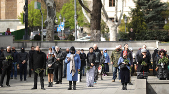 A grúz ortodox egyházak rengeteg embert várnak a húsvéti szertartásokra