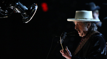 Több mint 700 millió forintért árulják Bob Dylan egyik dalszövegének kéziratát