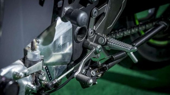 A Kawasaki NORMÁLIS motort készít villanyhajtással