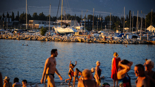 „Turistafolyosón” vinné a tengerpartra a nyaralókat a horvát kormány