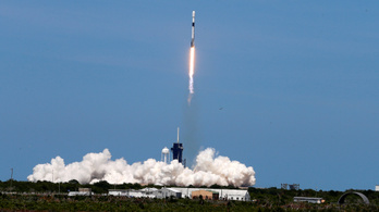 Nem ufó, műholdraj: újabb 60 Starlink-műholdat állított pályára a SpaceX
