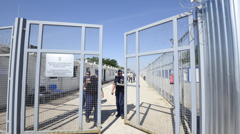 Uniós főtanácsnok: jogellenes a migránsok 28 napot meghaladó fogvatartása a tranzitzónában