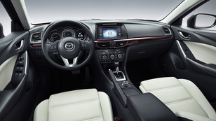 Három éve az új Mazda 6-tal fekszik