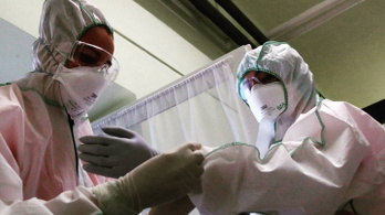 Hat beteg egy verőcei idősotthonban, kórházból hazaküldött beteg vitte be a fertőzést