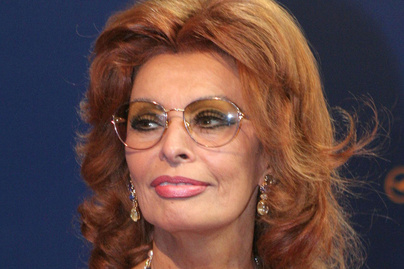 Ez Sophia Loren egyik kedvenc estélyije: többször is viselte már a vörös szőnyegen
