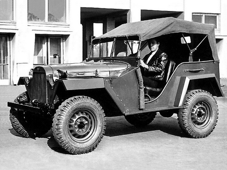 Egy az egyben a Jeep másolata volt a GAZ 67, az alkatrészeik java része is csereszabatos egymással, csak a karosszériát alakították át kissé