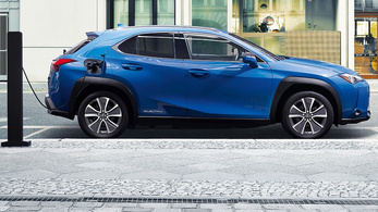 Egymillió kilométeres garanciát ad a villanyos UX akkumulátorára a Lexus