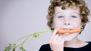 Így etesd meg a gyerekkel a zöldséget!