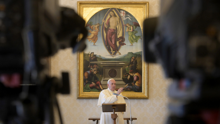 Ferenc pápa: Mindenki tartsa be a templomokban az óvintézkedéseket
