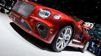 Fontos az elegancia: Bentley-t vegyek vagy Astont?