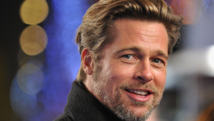 Brad Pitt sármja még egy fél perces videóüzenetben is átjön