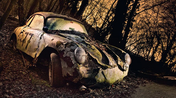 Tíz elképesztő fotó elhagyott autókról