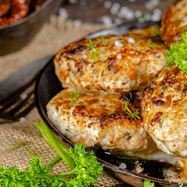 Csirkemellből készült húsgombóc: főételnek, de szendvicsbe pakolva is tökéletes lesz