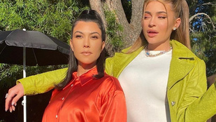 Kourtney Kardashiannek sikerült előnytelen fotót posztolnia Kylie Jennerről