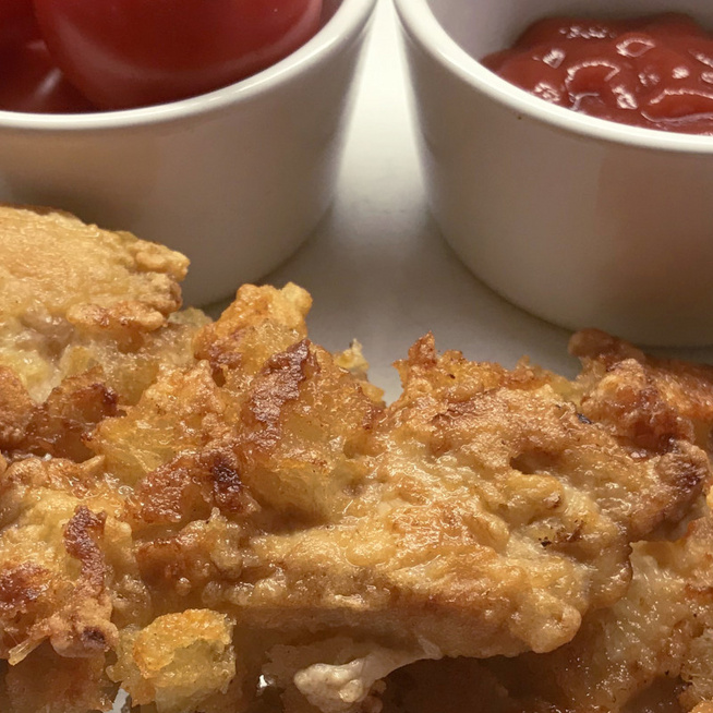Extra ropogós sült csirkemell – A bundájában kenyérkockák roppannak