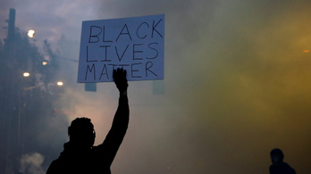 Minneapolisban nagyobbrészt feketék nyakára térdeltek a rendőrök
