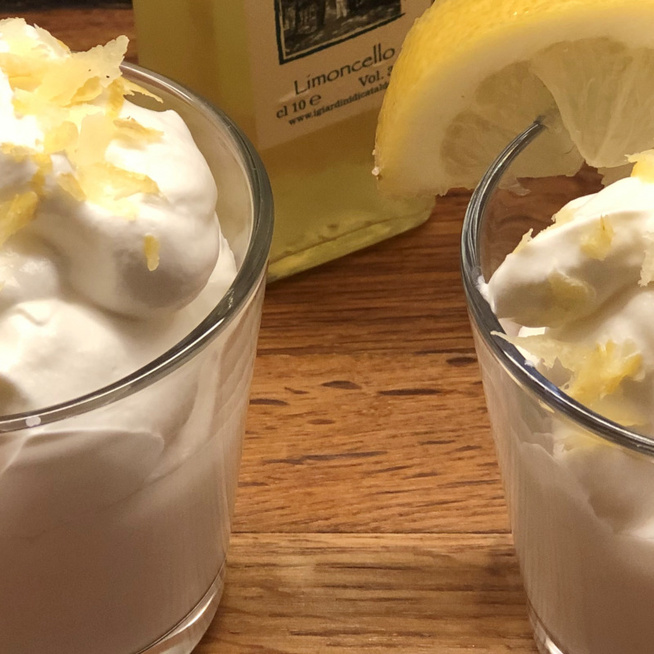 Ötperces selymes citromkrém három hozzávalóból – Frissítő desszert joghurttal