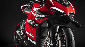 A Superleggera V4 fejlesztéséről sztorizott a Ducati tesztpilótája