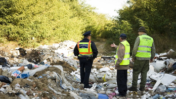 24.hu: Gumibotos hulladékrendészetet állítana fel a kormány