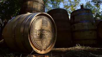 Egy év alatt lett whiskymágnás az első amerikai elnökből