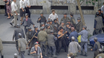 Amikor tízezer dühös bányászt eresztettek Bukarestre