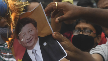 A kínai elnök portréit égették indiai tüntetéseken