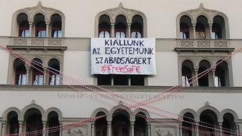 Hetven magyar művész tiltakozik a Színművészeti átalakítása ellen