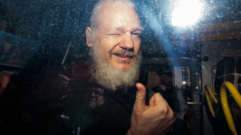 Hekkertoborzással is vádolják a WikiLeaks alapítóját